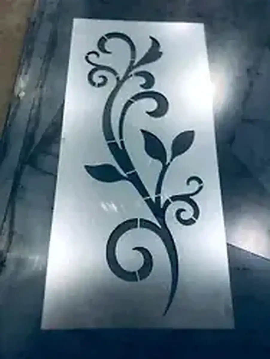 Panel akrilik bermotif hasil laser cutting
